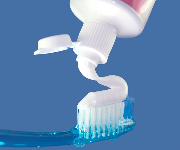 Kem đánh răng được xếp vào danh mục mỹ phẩm tiếp xúc với răng Kem đánh răng được xếp vào danh mục mỹ phẩm tiếp xúc với răng